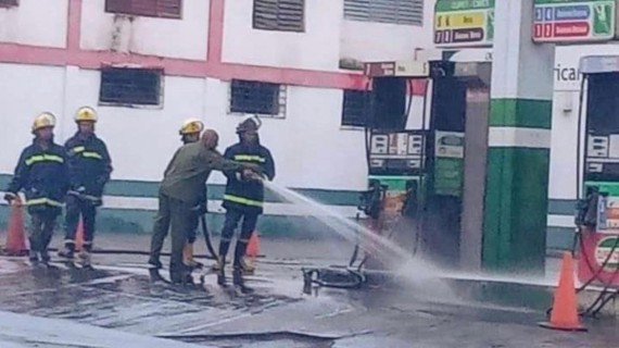 Pipa de combustible accidentada en Santiago Pipa de combustible se accidenta Santiago