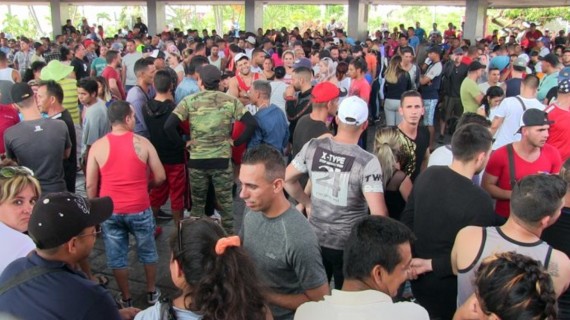 Migrantes cubanos en Tapachula, México  Migrantes cubanos en Tapachula, México