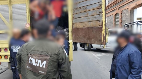 Hallan a 91 migrantes cubanos hacinados en un camión en México. Twitter Hallan a 91 migrantes cubanos hacinados en un camión en México. Twitter