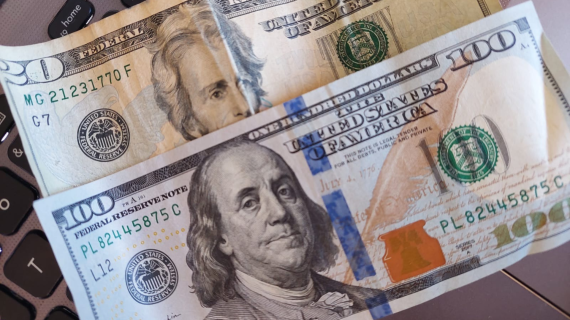 Dólar llega a 180 en Cuba