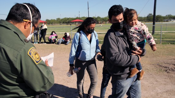 Patrulla Fronteriza pide a migrantes "evitar cruzar ilegalmente" a EEUU Patrulla Fronteriza pide a migrantes "evitar cruzar ilegalmente" a EEUU