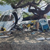 Niño muere arrollado por avioneta que se salió de la pista en Colombia
