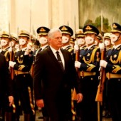 Presidentes de China y Cuba en Beijing durante visita de Estado