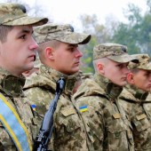 Rusia libera a 64 soldados ucranianos y un estadounidense en nuevo intercambio de prisioneros 