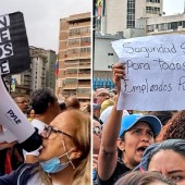“Basta de salarios de hambre”: docentes protestan en calles de Venezuela por sus derechos