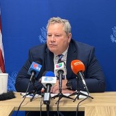 Hammer asegura que vienen más sanciones contra funcionarios del régimen cubano
