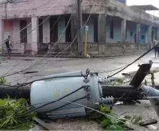 Poste caído en Pinar del Río tras paso de huracán