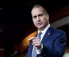 Rep. Díaz-Balart preocupado por riesgo de deportación para cubanos tras ir a cita con Inmigración