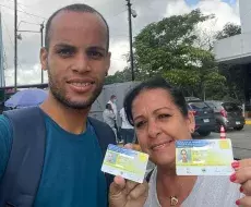 Activista Raúl Soublett y su suegra Dayamí Valdés en Panamá.