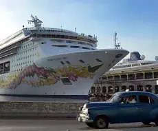 Crucero de la Compañía Norwegian Cruise Line Holdings en La Habana.