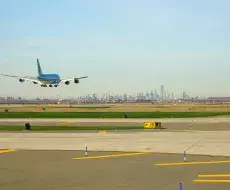 Dos aviones casi chocan en el aeropuerto JFK en Nueva York; la FAA inicia una investigación