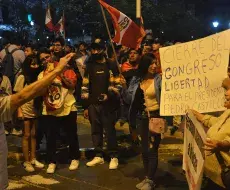 Policía de Perú investiga la muerte de manifestante en Lima; ya son 65 fallecidos en las protestas