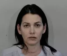 Cubana de Hialeah detenida por falsificar cheques