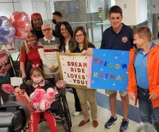 Niña cubana con leucemia llega a Miami con "parole humanitario"