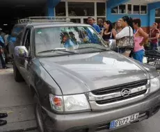 Señaló que las causas de esa baja disponibilidad son la escasez de neumáticos y componentes eléctricos, principalmente baterías
