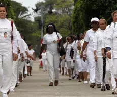 Damas de Blanco en marcha pacífica por Quinta Avenida, La Habana (2013)