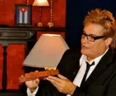 Amaury Pérez, presentador y trovador cubano