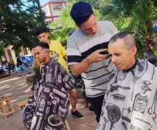 Barberos cubanos se unen para ayudar a niños con cáncer