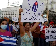 Medio centenar de familiares de presos políticos cubanos piden apoyo al Parlamento Europeo