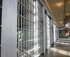 Condenan a 335 años de prisión a hombre de California que admitió haber abusado de 5 niñas