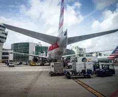 Un aviso de paquete sospechoso obliga a desembarcar a ocupantes de un avión en Miami