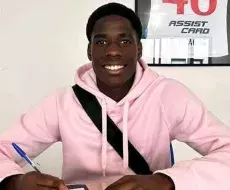 Romario Torres, futbolista cubano en el Nacional de Uruguay