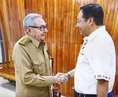 Raúl Castro recibe al presidente de Bolivia en La Habana