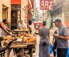 Vendedores ambulantes en Cuba