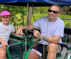 Jacob Forever de paseo con su hija Saisha en el zoológico de Miami