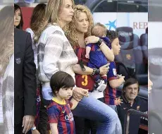 Madre de Piqué acusa a Shakira de alejarla de sus nietos