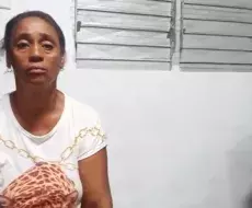 Cubana es maltratada a pesar de tener a su madre enferma.