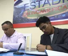 Pelotero cubano firma con equipo nipón