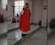 Sacerdote Kenny Fernández en La Habana