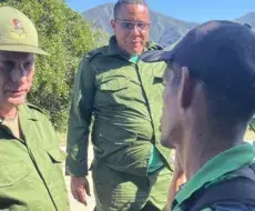 Díaz Canel en recorrido por Guantánamo tras paso de Oscar