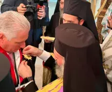 Dictador cubano Miguel Díaz-Canel Bermúdez recibe condecoración de la Iglesia Ortodoxa Griega