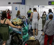 Pasajeros llegan a Cuba