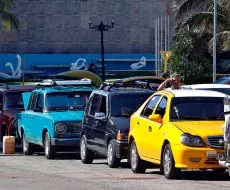 Cola para repostar gasolina en La Habana