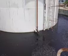 Cubetas de la antigua Termoeléctrica José Martí