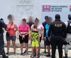 Los siete cubanos en el momento en que fueron rescatados