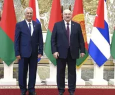 Díaz-Canel Bermúdez fue recibido en el Palacio Presidencial por su homólogo bielorruso, Aleksandr Lukashenko.