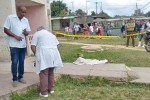 Cuerpo de Padrón en el suelo, muerto, tras caer de edificio en Colón