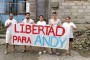 Familia de Andy García exigiendo en la calle su liberación. Foto: Tomada de El Toque