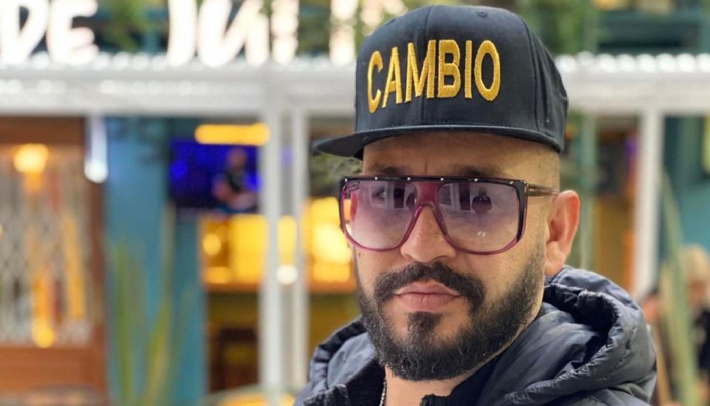 El Niño celebra éxito de su canción censurada